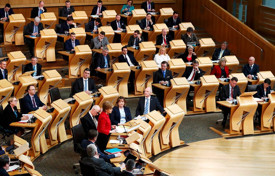 Parlamento escocês vota referendo em Edinburgh, Reino Unido