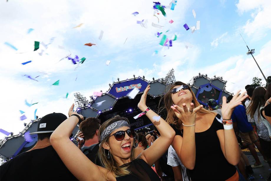 Público no segundo dia do Festival Lollapalooza 2017 no autódromo de Interlagos, em São Paulo