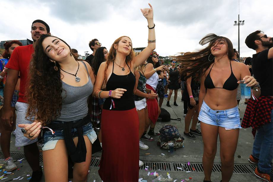 Público no segundo dia do Festival Lollapalooza 2017 no autódromo de Interlagos, em São Paulo