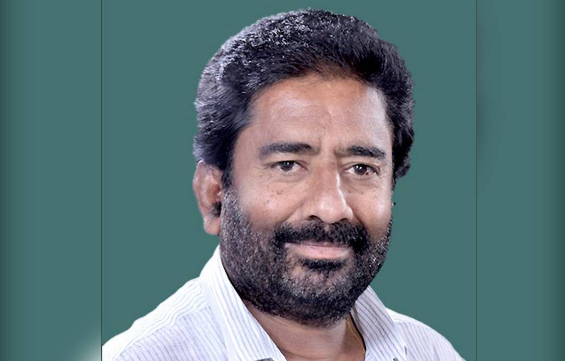 Político indiano Ravindra Gaikwad agride comissário e é expulso de voo