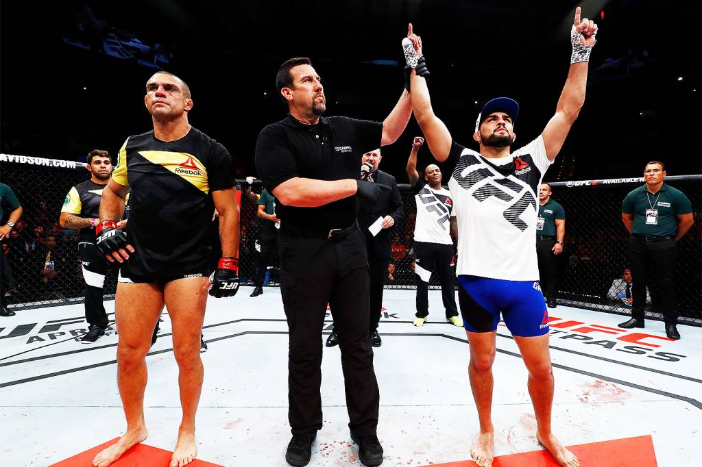 Belfort &eacute; nocauteado no UFC Night Fight, em Fortaleza - 12/03/2017