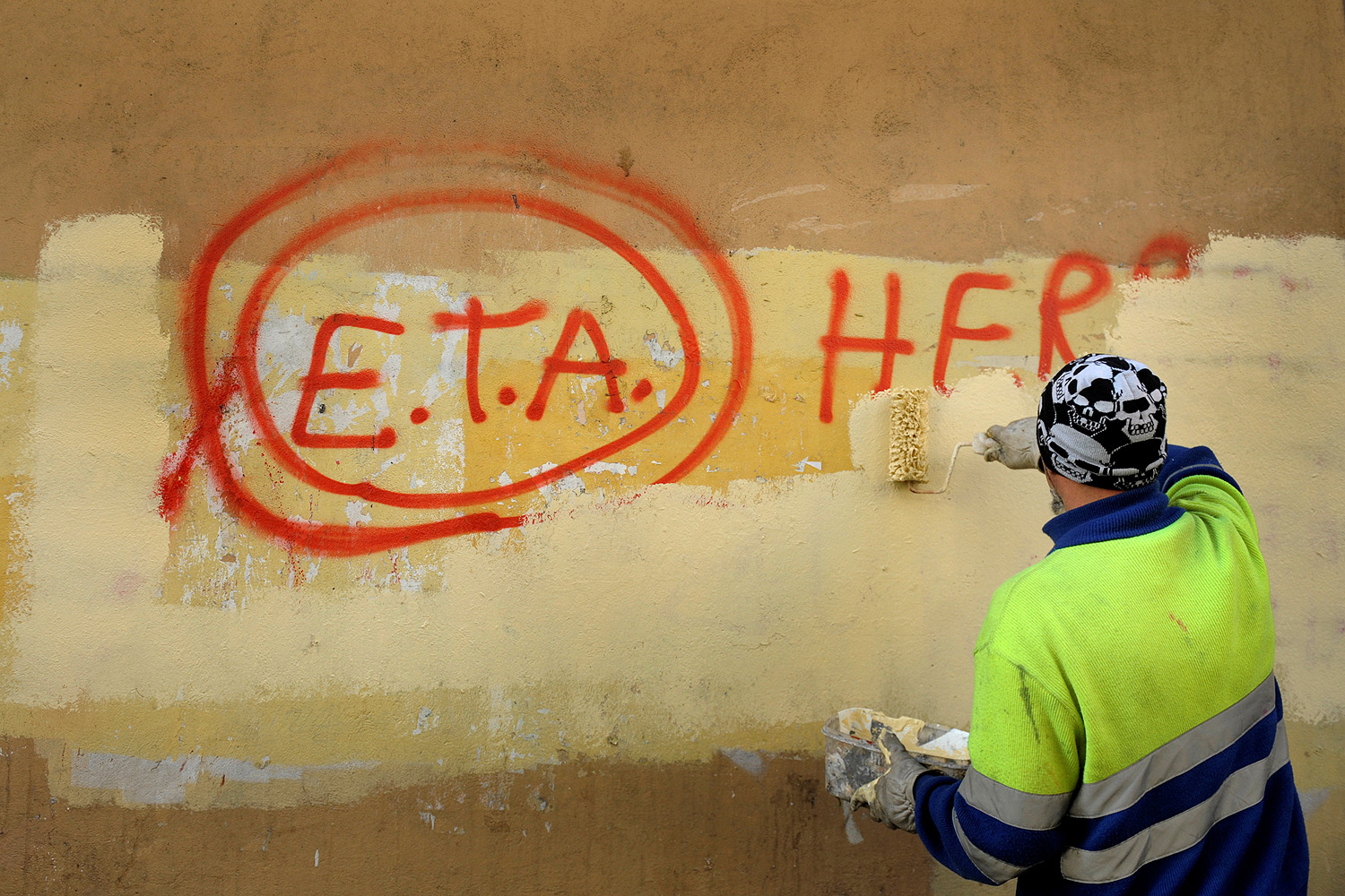 ETA entrega lista de depósitos de armas após 40 anos de violência