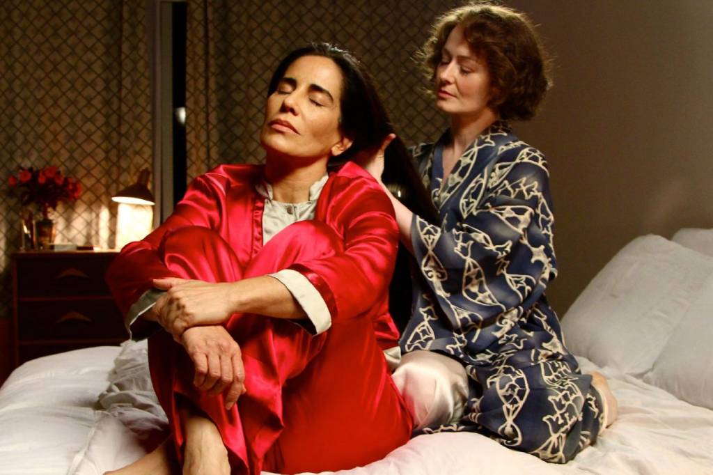 Filmes e séries LGBT na Netflix: Flores raras Miranda Otto e Glória Pires em 'Flores Raras'