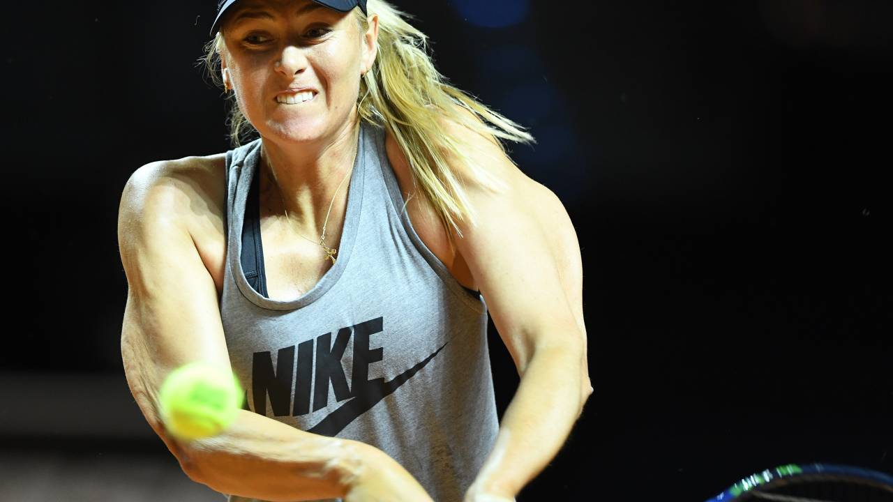 Maria Sharapova volta às quadras na Alemanha