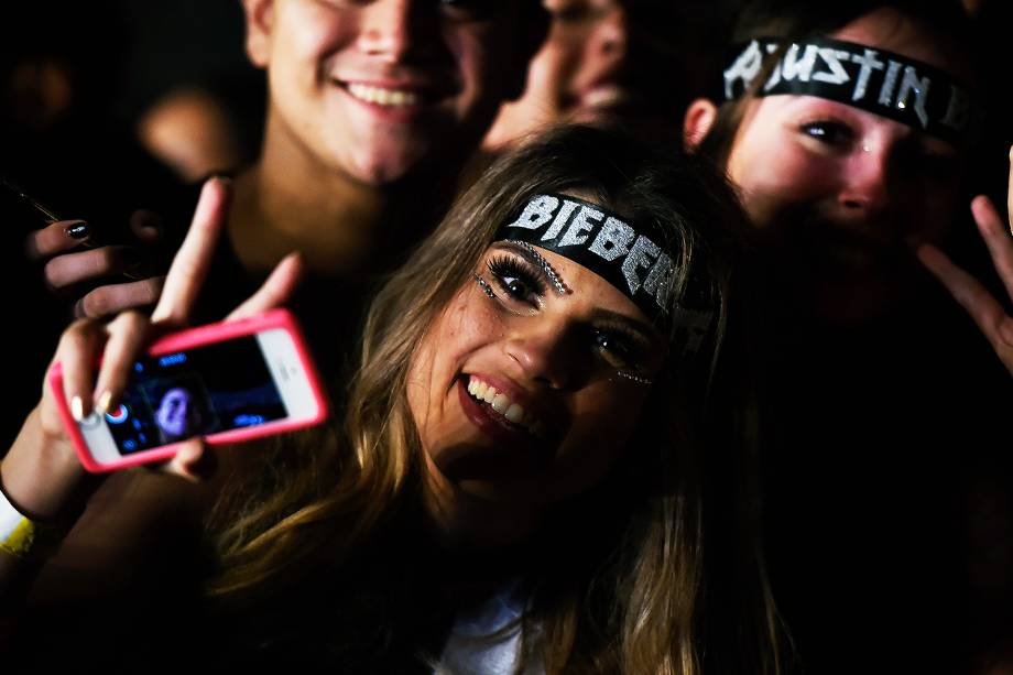 Fãs antes do show do cantor canadense Justin Bieber, no Allianz Parque, na zona oeste de São Paulo - 01/04/2017