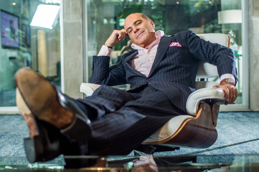 A reação de Marcelo de Carvalho após ser acusado de racismo e xenofobia