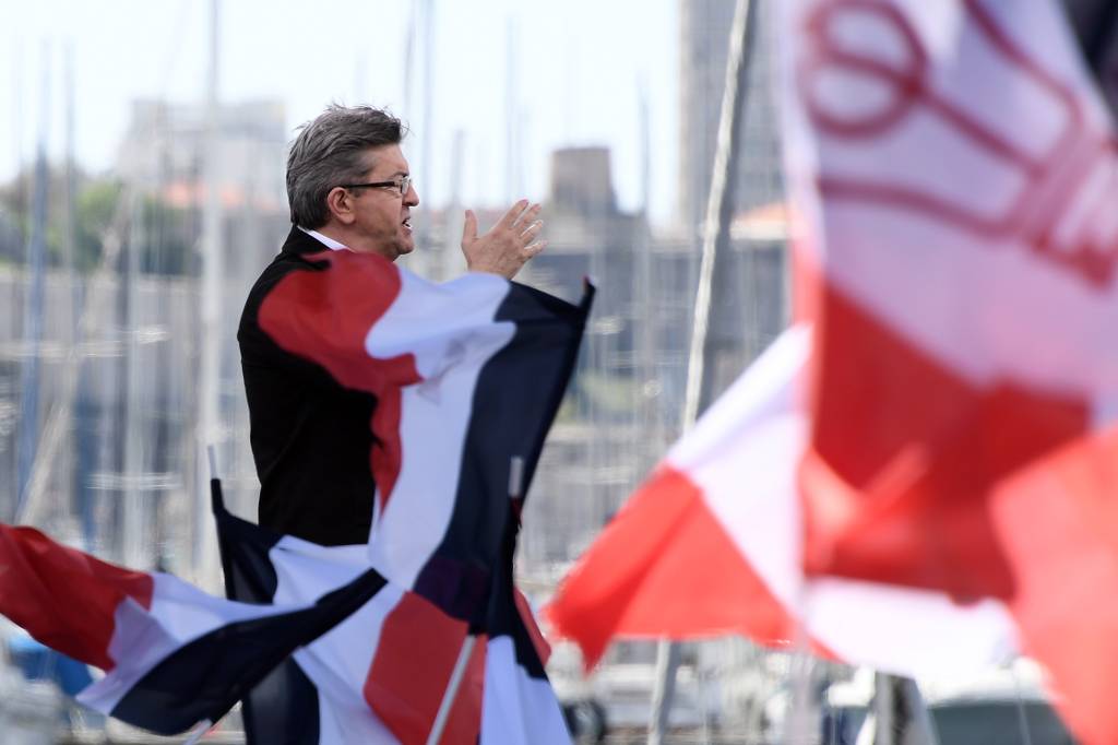 Eleições na França: Mélenchon comemora derrota de Marine Le Pen