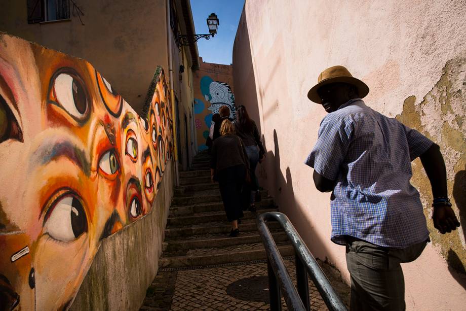 Rua do bairro Alfama, em Lisboa