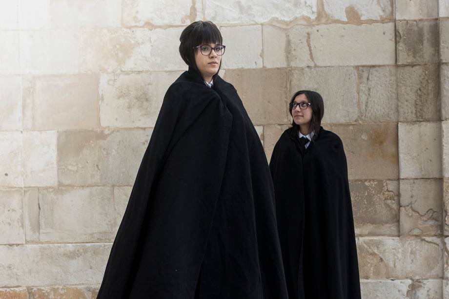 Stephanie Manchado Pereira (à dir) e Rafaella Cunha (à esq), estudantes da universidade de Coimbra