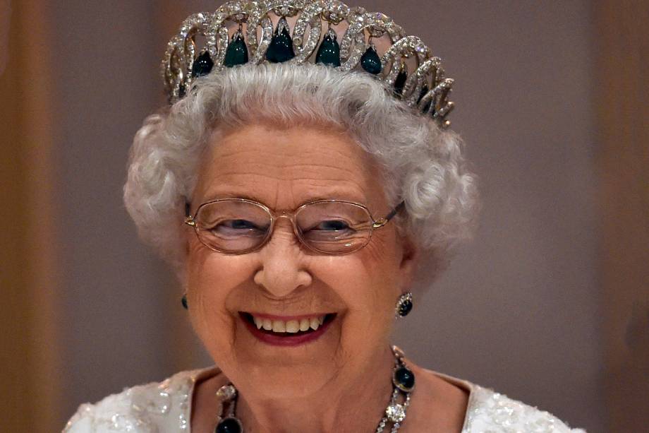 A rainha Elizabeth II durante encontro da Cúpula dos Chefes de Estado da Commonwealth em Malta, em 2015 A rainha Elizabeth II durante encontro da Cúpula dos Chefes de Estado da Commonwealth em Malta, em 2015