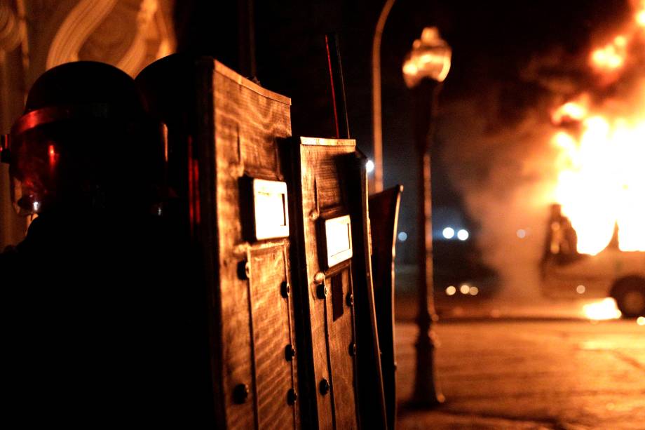 Policiais durante protestos no Rio de Janeiro contra as reformas da previdência e trabalhista do governo Michel Temer - 28/04/2017