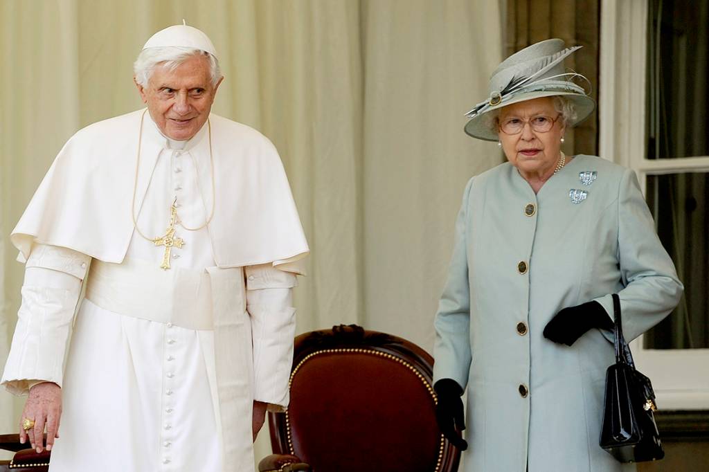 A rainha Elizabeth durante encontro com o Papa Bento XVI, no Reino Unido – 16/09/2010 A rainha Elizabeth durante encontro com o Papa Bento XVI, no Reino Unido - 16/09/2010