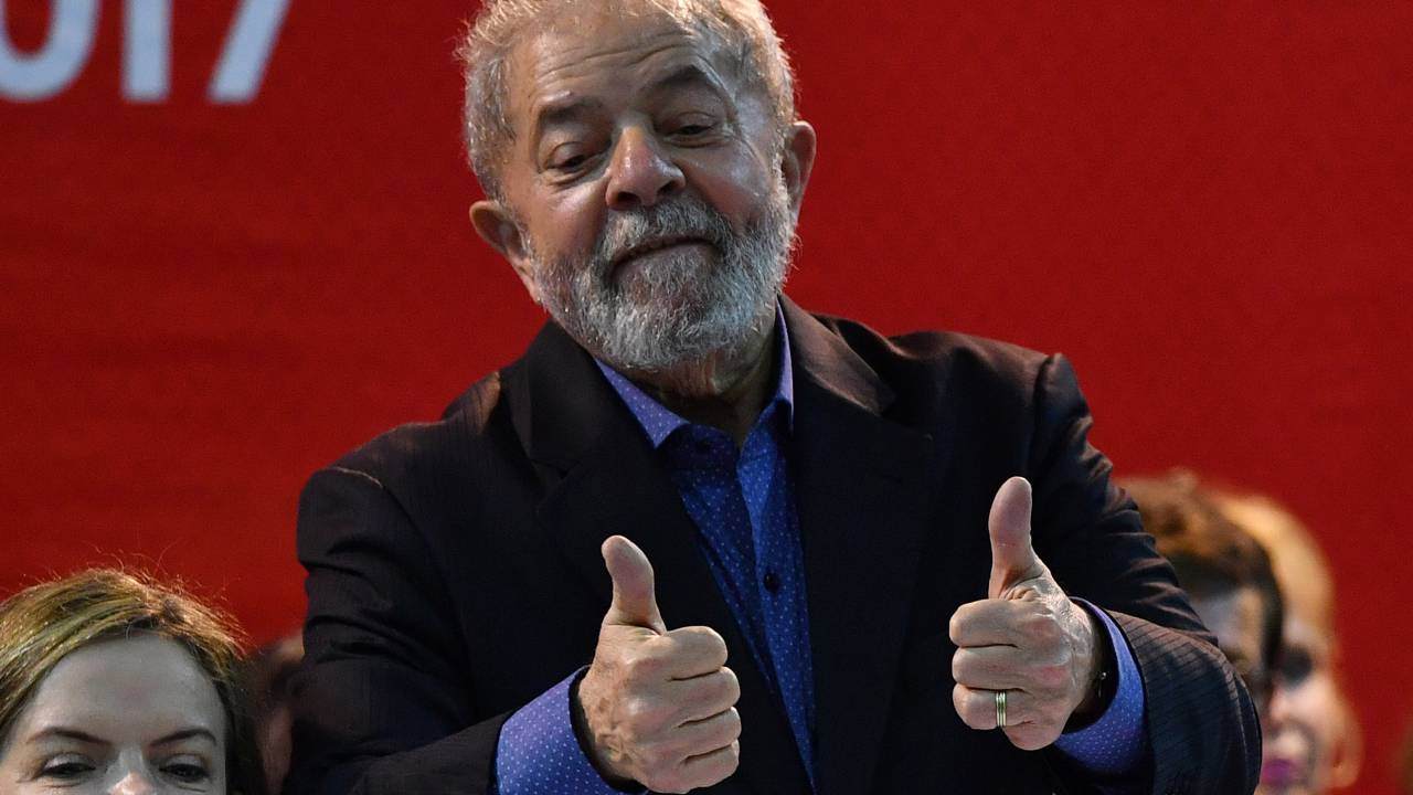 Lula participa de congresso do PT em São Paulo