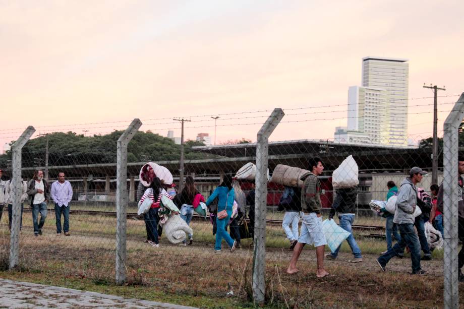 Integrantes do MST chegam em Curitiba em demonstração de apoio ao ex-presidente Lula que tem depoimento previsto ao juiz Sergio Moro na Justiça Federal - 09/05/2017 Integrantes do MST chegam em Curitiba em demonstração de apoio ao ex-presidente Lula que tem depoimento previsto ao juiz Sergio Moro na Justiça Federal - 09/05/2017