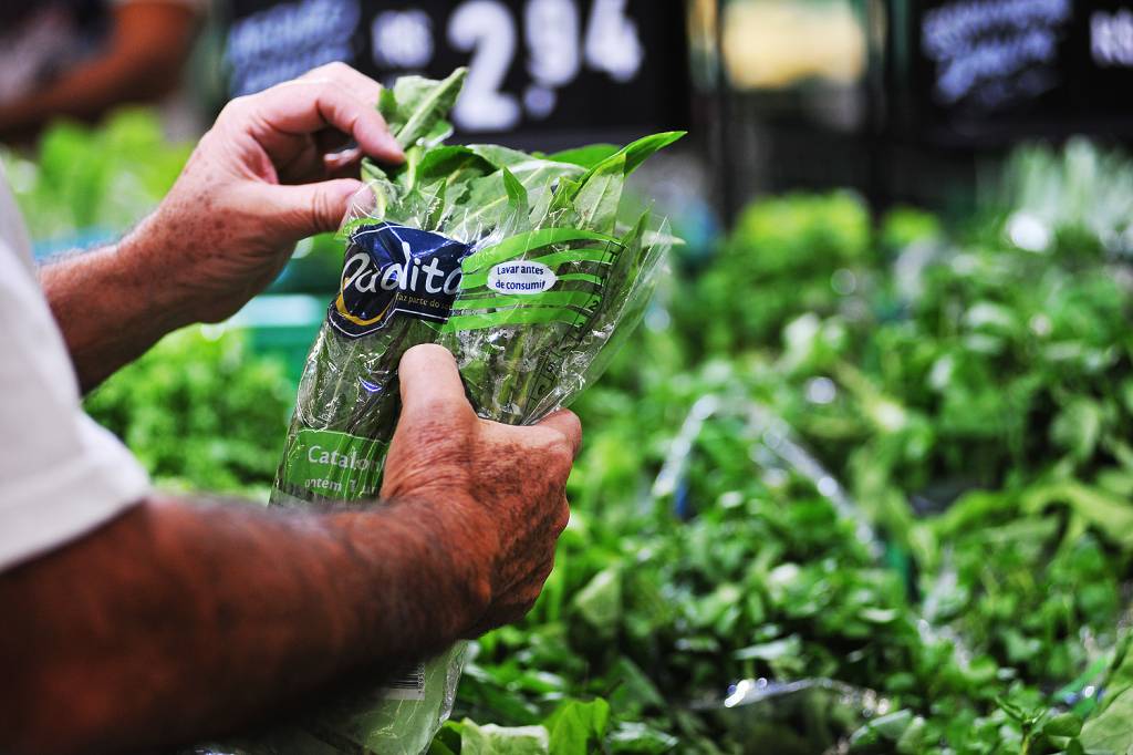 Focus: Após Copom, previsões de PIB sobem, e de inflação caem