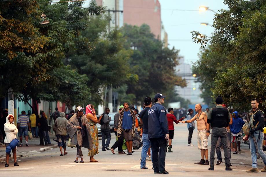 Polícia faz operação contra tráfico na região da Cracolândia, no centro de São Paulo