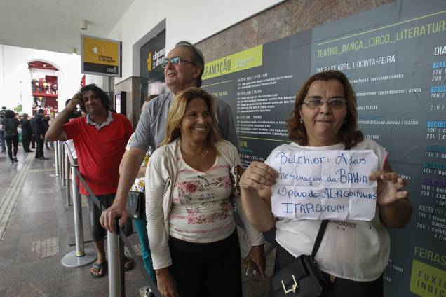 Fãs fazem fila para se despedir do cantor Belchior durante velório no Centro Dragão do Mar, em Fortaleza - 01/05/2017 Fãs fazem fila para se despedir do cantor Belchior durante velório no Centro Dragão do Mar, em Fortaleza - 01/05/2017