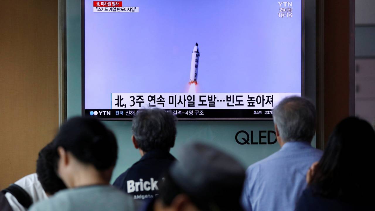 Coreia do Norte realiza teste com míssil balístico