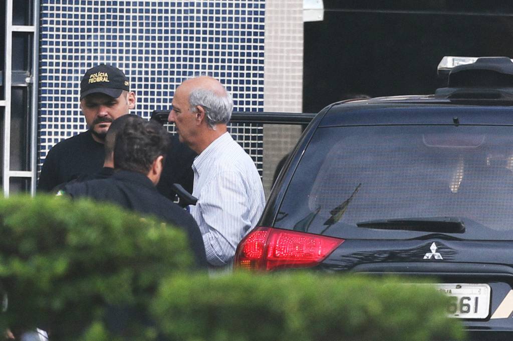 Ex-governador do DF quer contar o que sabe