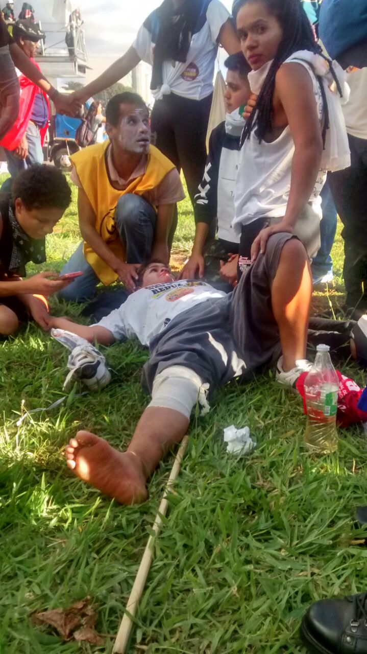 manifestante &eacute; ferida