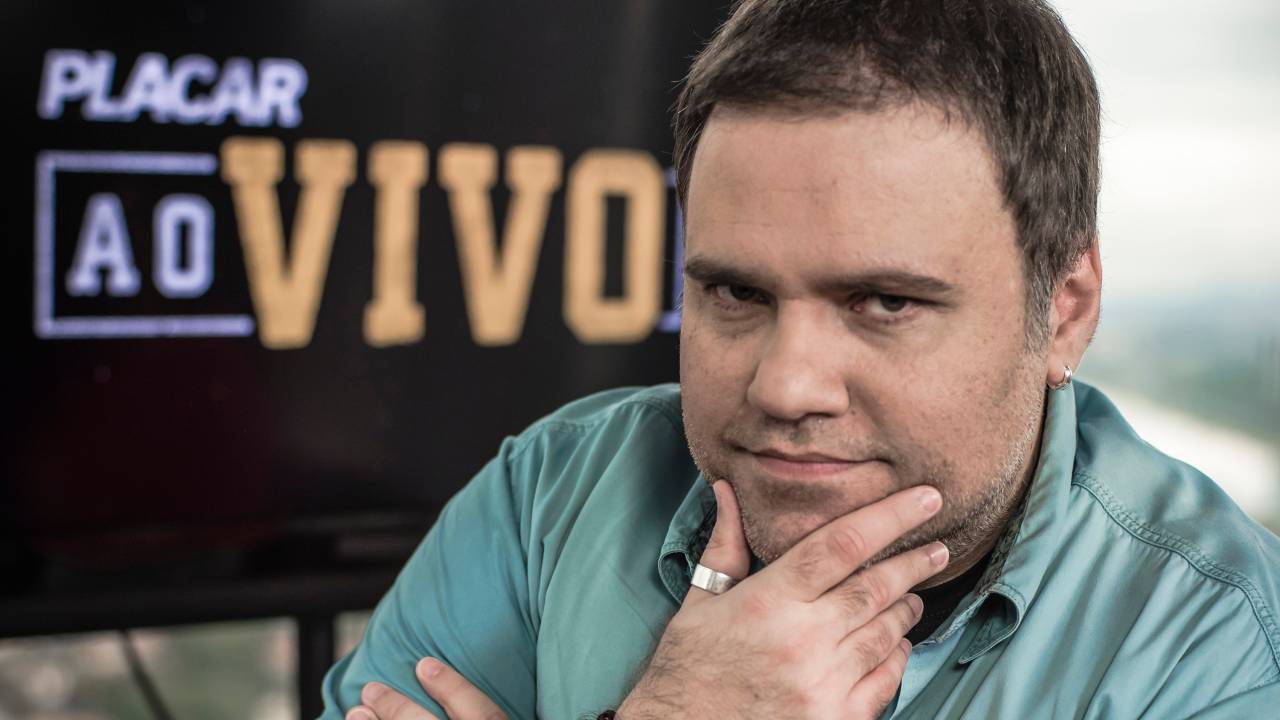 Rodrigo Rodrigues apresentador do PLACAR Ao Vivo