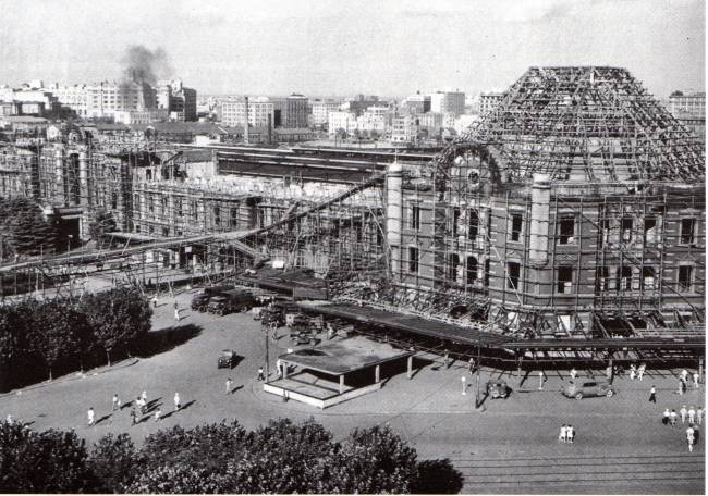 Tokyo 1946 Wikimedia Commons Reconstrução da Estação Marunouchi