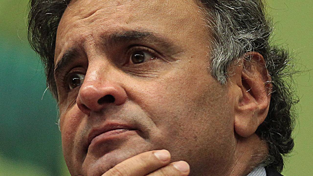 Aécio Neves: prisão preventiva adiada no STF