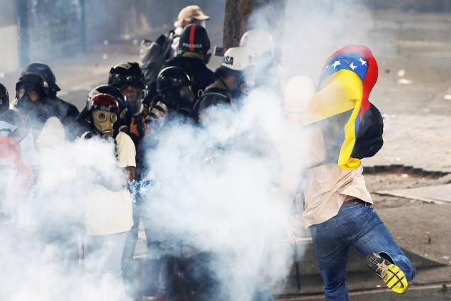 Manifestantes se reúnem em um novo protesto contra o presidente Nicolás Maduro, em Caracas, na Venezuela - 07/06/201 Manifestantes se reúnem em um novo protesto contra o presidente Nicolás Maduro, em Caracas, na Venezuela - 07/06/201
