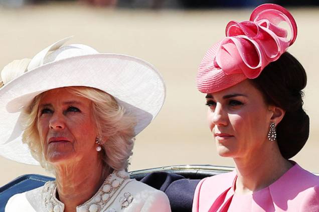 Camilla Parker Bowles, mulher do Príncipe Charles, e Kate Middleton, mulher de William Camilla Parker Bowles, mulher do Príncipe Charles, e Kate Middleton, mulher de William