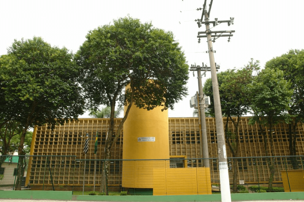 Bandidos invadem fórum de Diadema e roubam 394 armas