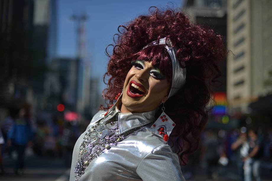 21ª edição da Parada do Orgulho LGBT tem como tema "Independente de nossas crenças, nenhuma religião é Lei! Todas e todos por um Estado Laico" - 18/06/2017