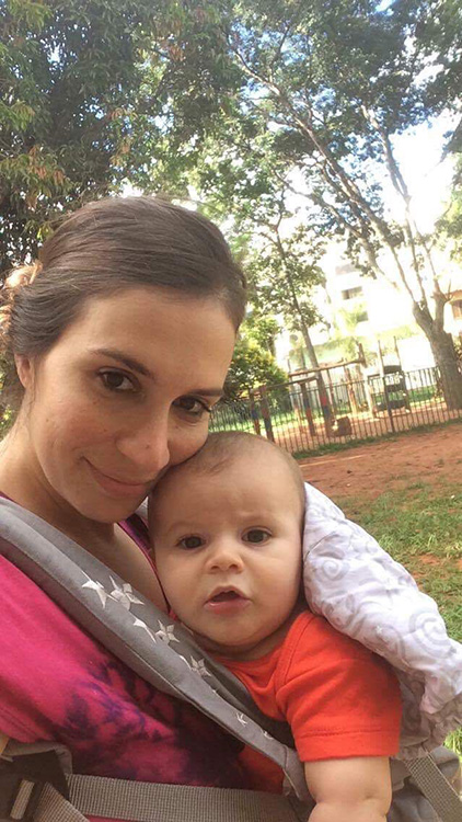<span>A terapeuta floral Julia Pá, de 32 anos, decidiu encapsular a placenta após o parto do primeiro filho, Estevão, que está com dez meses</span> <span>A terapeuta floral Julia Pá, de 32 anos, decidiu encapsular a placenta após o parto do primeiro filho, Estevão, que está com dez meses</span>