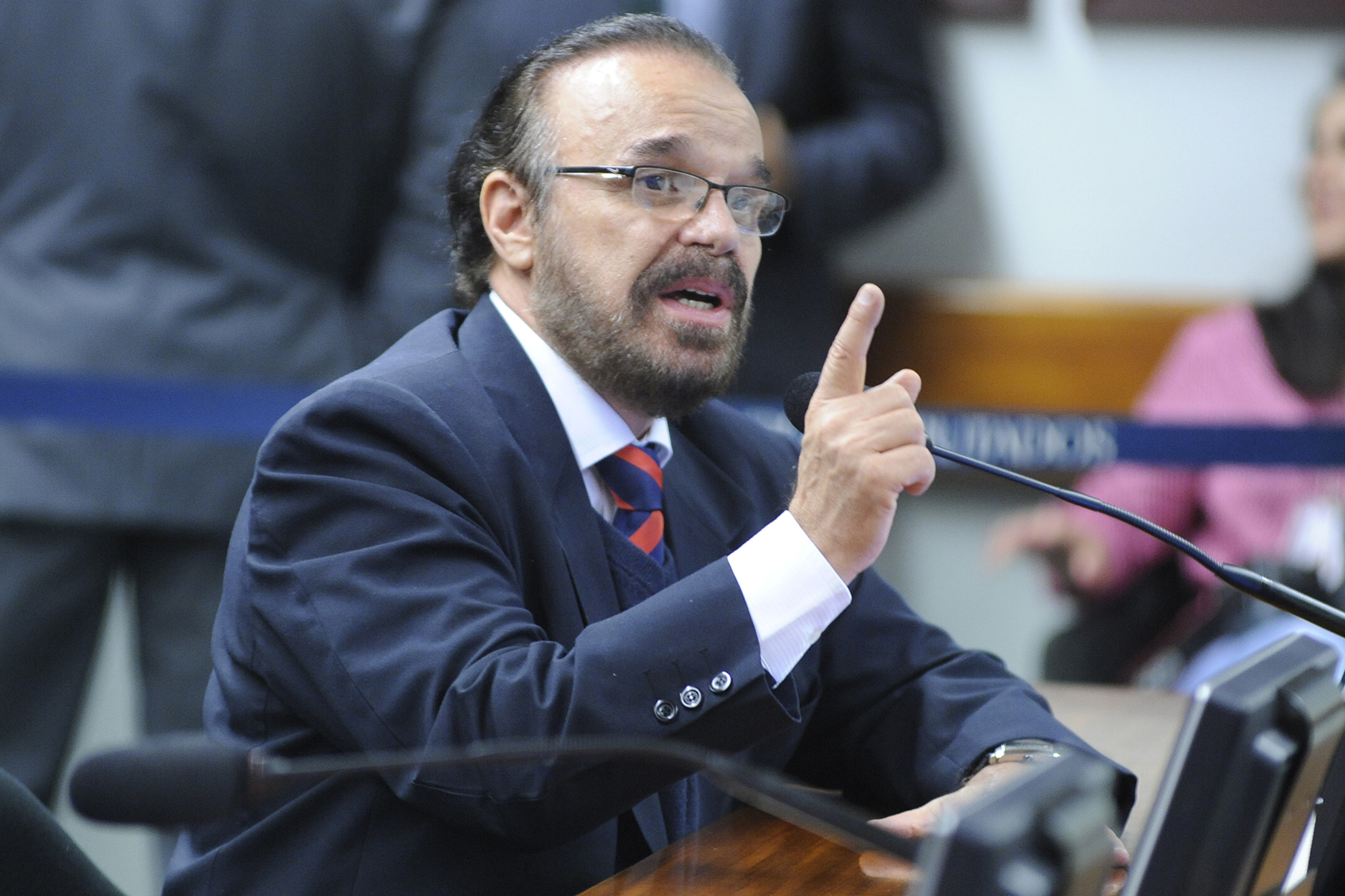 PL escolhe indicado da bancada evangélica para eleição de vice da Câmara