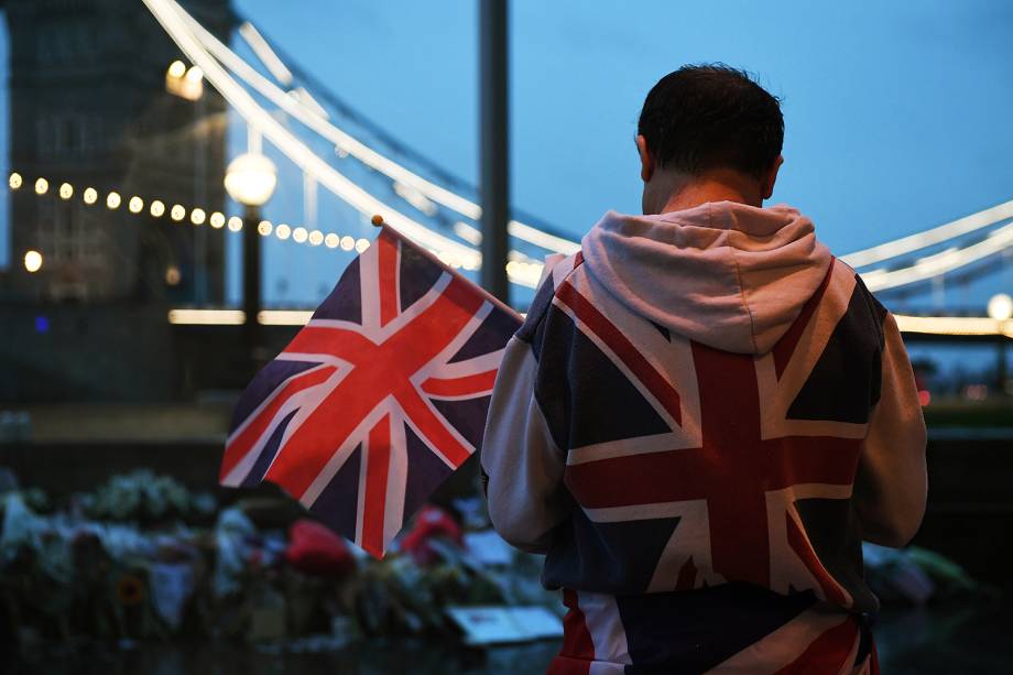 Vigília no Potters Field Park, no centro de Londres, em homenagem às vítimas do ataque na London Bridge e Borough Market  - 05/06/2017