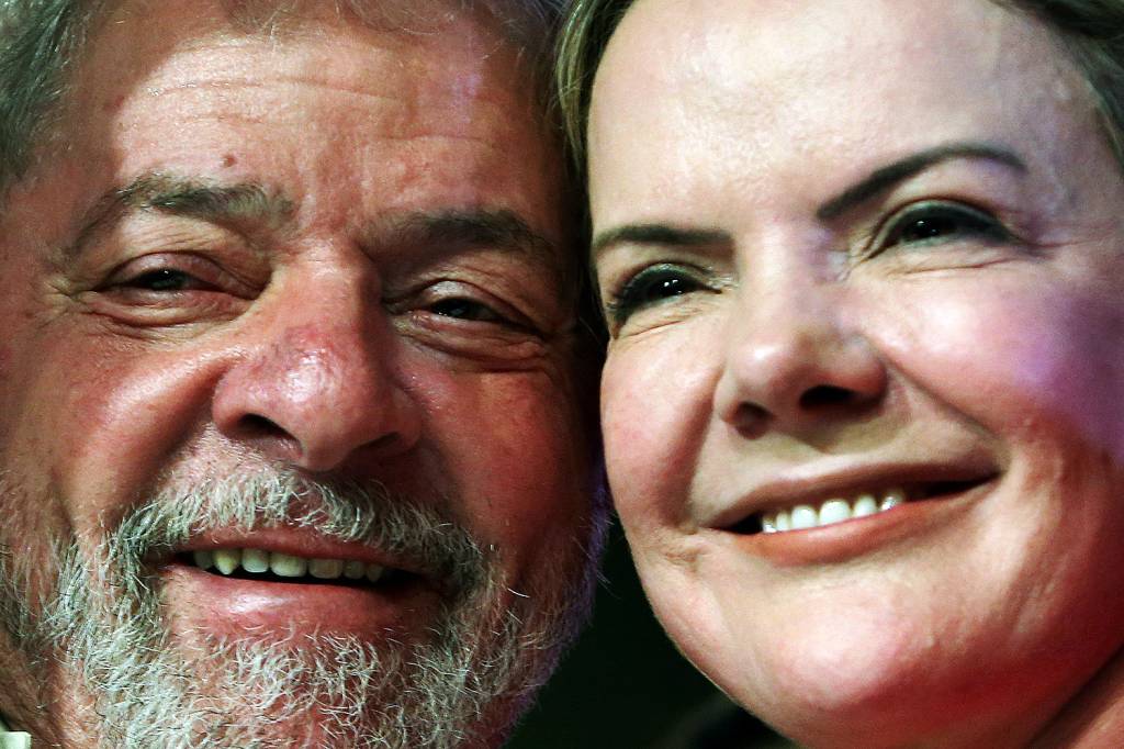 Gebran, do TRF4, autoriza Gleisi a atuar como advogada de Lula