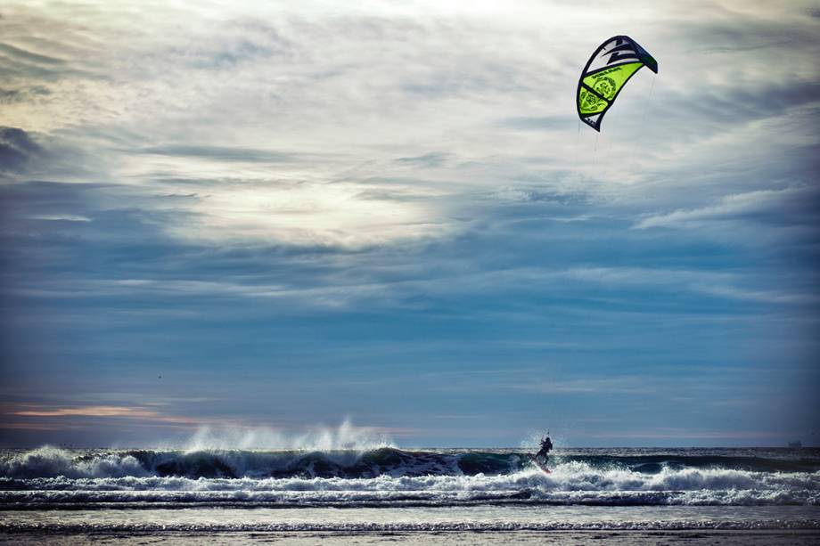 <p style="text-align:justify;"><span style="font-weight:400;">Oficina de kitesurf para todos os níveis de experiência</span></p>