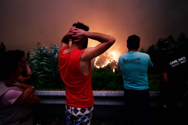 Incêndio florestal na região central de Portugal deixou pelo menos 62 mortos Incêndio florestal na região central de Portugal deixou pelo menos 62 mortos