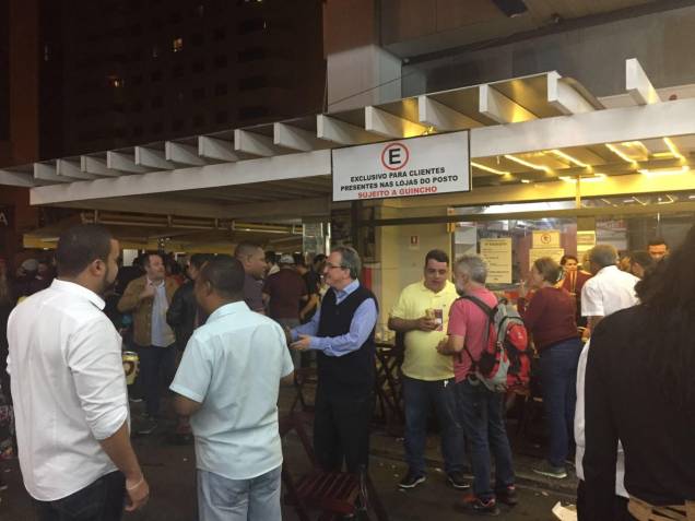 Auxiliar do ex-presidente Lula até hoje, o ex-ministro Luiz Dulci representou a cúpula do PT e posou para selfies com militantes Auxiliar do ex-presidente Lula até hoje, o ex-ministro Luiz Dulci representou a cúpula do PT e posou para selfies com militantes