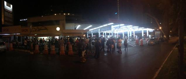 "Ai, ai, ai, ai, ai, se empurrar o Temer cai”, cantavam os militantes, em protesto contra o sucessor de Dilma Rousseff "Ai, ai, ai, ai, ai, se empurrar o Temer cai”, cantavam os militantes, em protesto contra o sucessor de Dilma Rousseff
