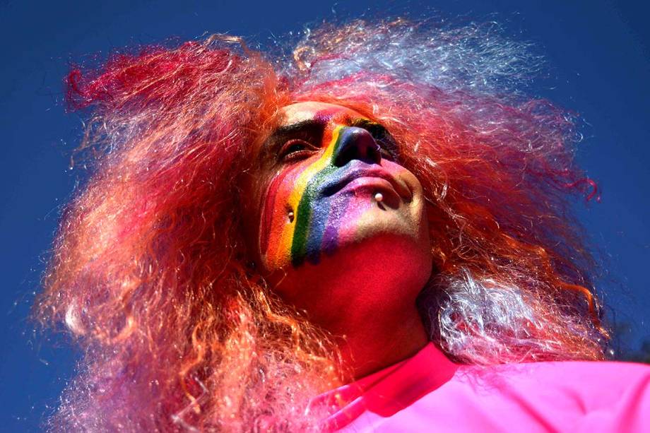 21ª edição da Parada do Orgulho LGBT de São Paulo reúne a comunidade LGBT e simpatizantes na Avenida Paulista - 18/06/2017