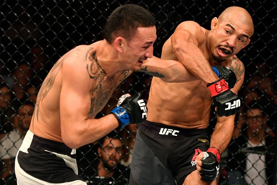 O brasileiro José Aldo perde para Max Holloway no UFC 212, realizado na Jeunesse Arena, em Jacarepaguá, na zona oeste da cidade - 04/06/2017