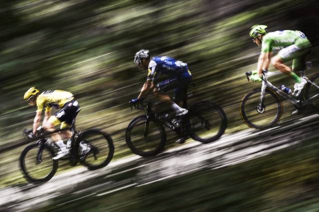 Ciclistas competem durante o primeiro estágio da 104ª edição do Tour de France de 203,5 km entre Eymet e Pau, na França - 12/07/2017 Ciclistas competem durante o primeiro estágio da 104ª edição do Tour de France de 203,5 km entre Eymet e Pau, na França - 12/07/2017