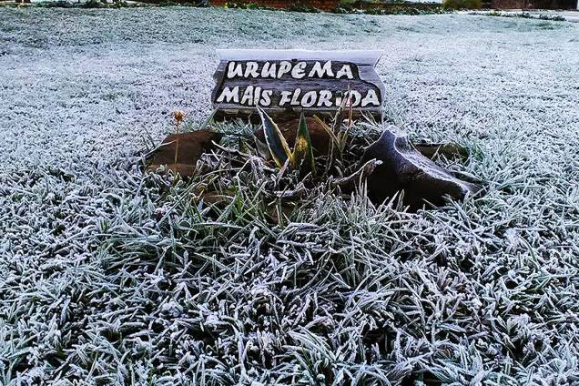 A temperatura em Urupema (SC) foi mais amena e fez -4,3°C, quinto dia seguido de temperaturas negativas. Agora o frio começa a perder um pouco a intensidade e o sol começa a aparecer - 21/07/2017 A temperatura em Urupema (SC) foi mais amena e fez -4,3°C, quinto dia seguido de temperaturas negativas. Agora o frio começa a perder um pouco a intensidade e o sol começa a aparecer - 21/07/2017