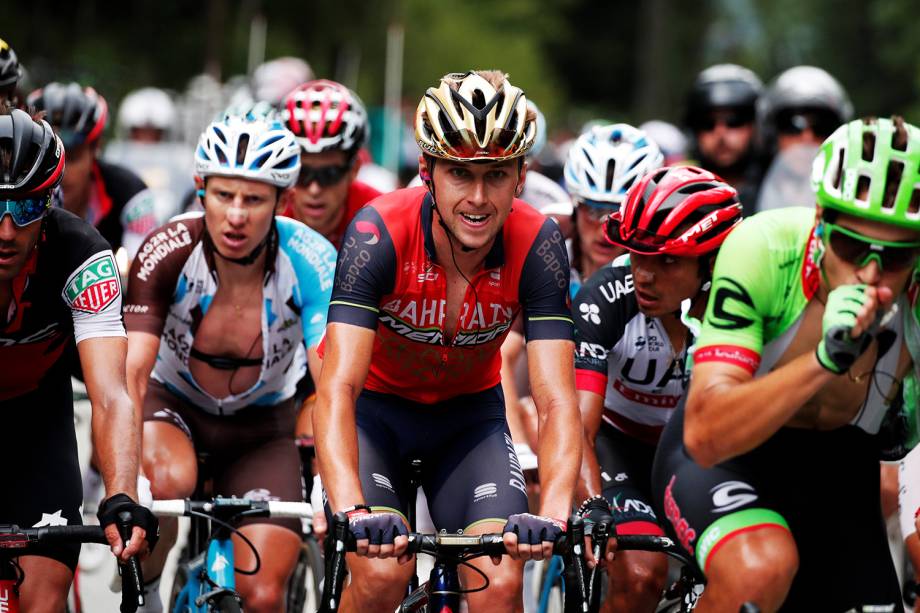 Ciclistas durante o 17º estágio de competição do Le Tour de France de 183 km de La Mure para Serre-Chevalier, em 19/07/2017
