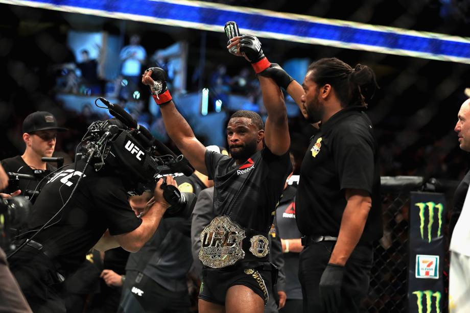 Tyron Woodley vence o brasileiro Demian Maia no UFC 214 em Anaheim (EUA) - 29/07/2017