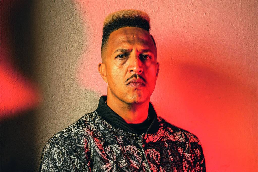 Mano Brown pede desculpas para Camila Pitanga após polêmica sobre pele