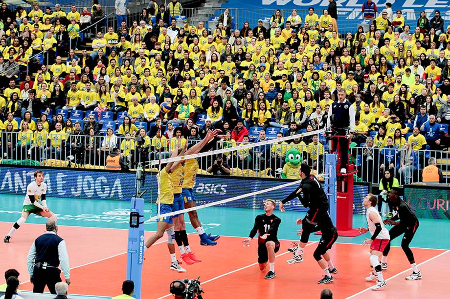 Partida entre Brasil e Canadá, válida pelo Mundial de Vôlei em Curitiba - 04/07/2017