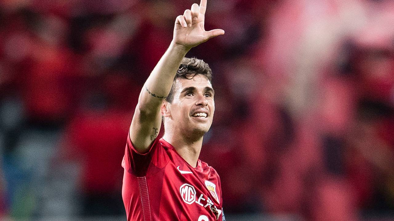 O brasileiro Oscar, do Shanghai SIPG, da China