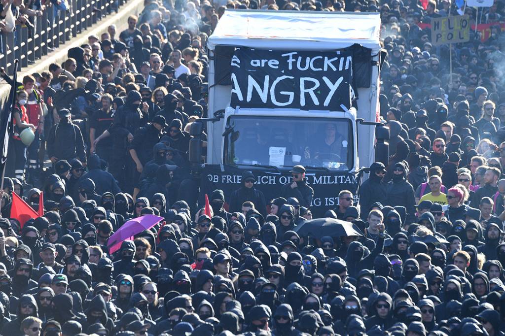 Manifestantes protestam contra confer&ecirc;ncia do G20, em Hamburgo, norte da Alemanha - 06/07/2017