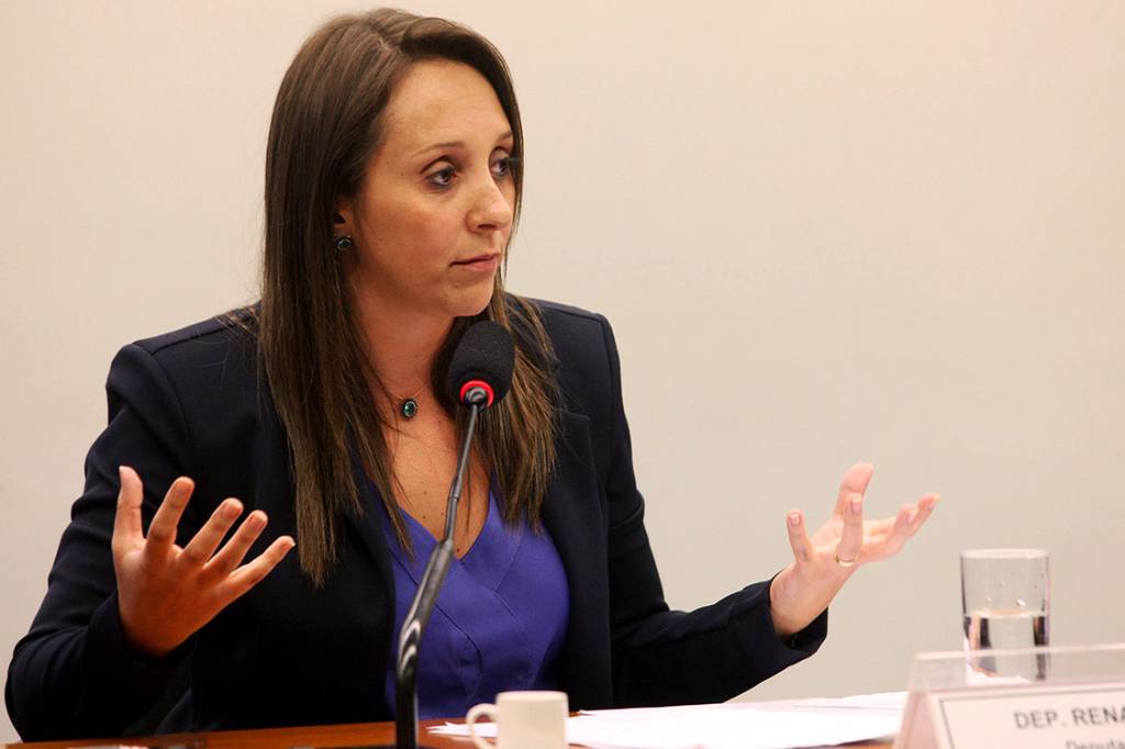 Relatora da reforma política avança na cota para mulheres no Parlamento